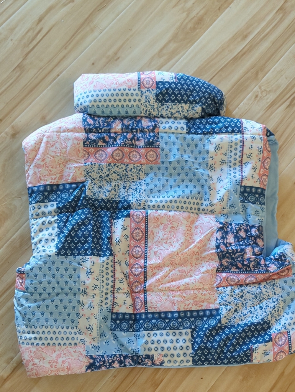 Altar'd State Patchwork Puffer Vest - Light Blue & Navy & Coral Size Small - Picture 6 of 6